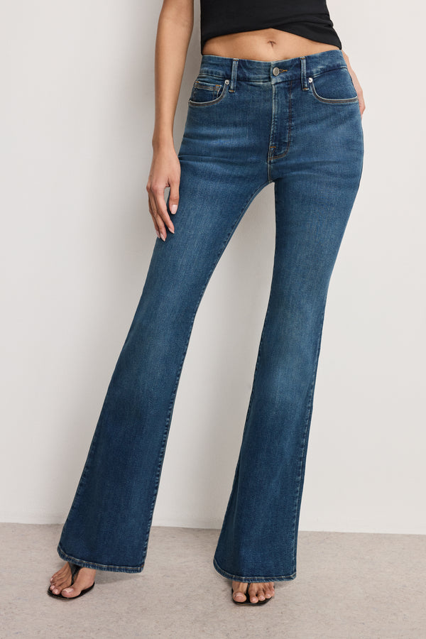 Good American GOOD LEGS FLARE JEANS