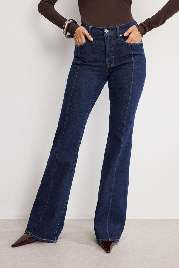 good american GOOD LEGS FLARE JEANS