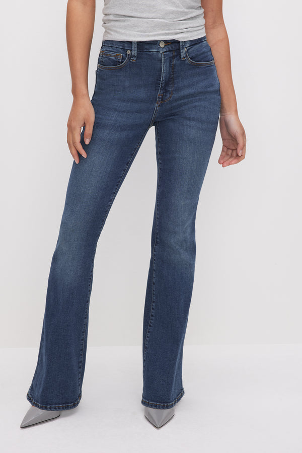 Good American GOOD PETITE FLARE JEANS