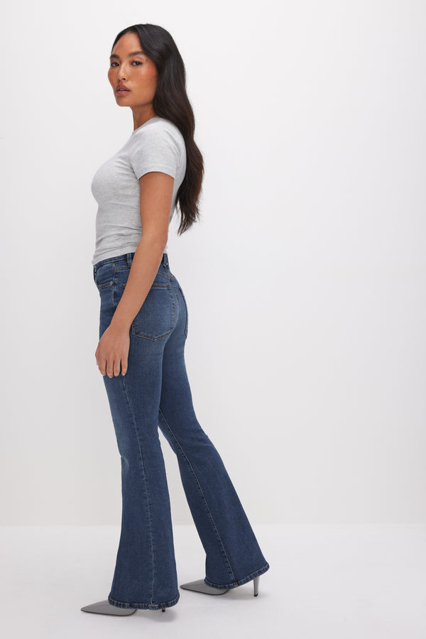 Good American GOOD PETITE FLARE JEANS