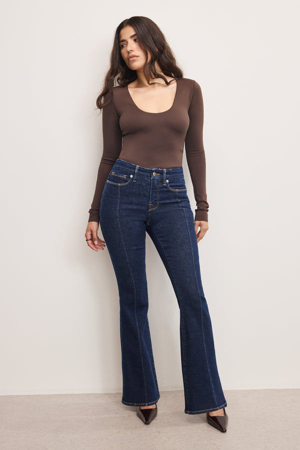 good american GOOD PETITE FLARE JEANS