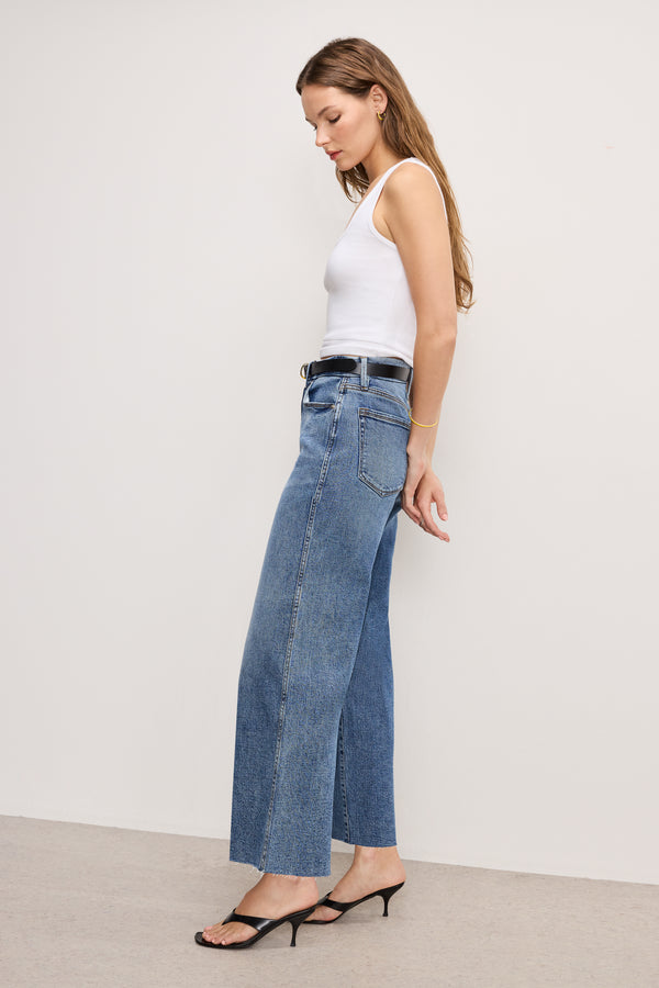 Good American GOOD SKATE WIDE CROPPED JEANS