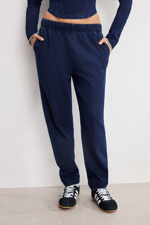 Good American JEANIUS BOYFRIEND SWEATPANTS