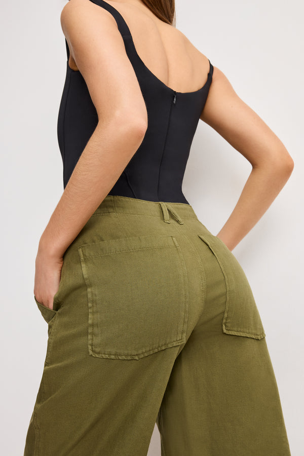 Good American LITE LINEN BERMUDA SHORT