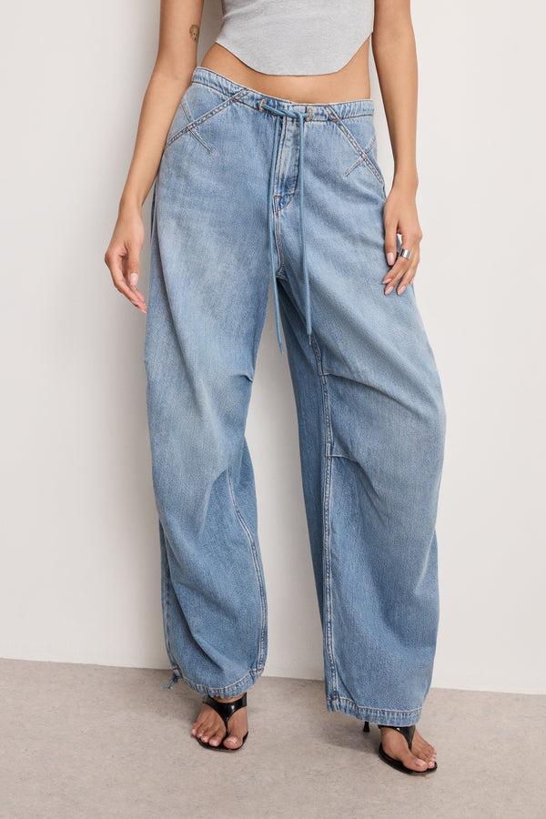 Good American LITE LINEN DENIM PARACHUTE PANTS
