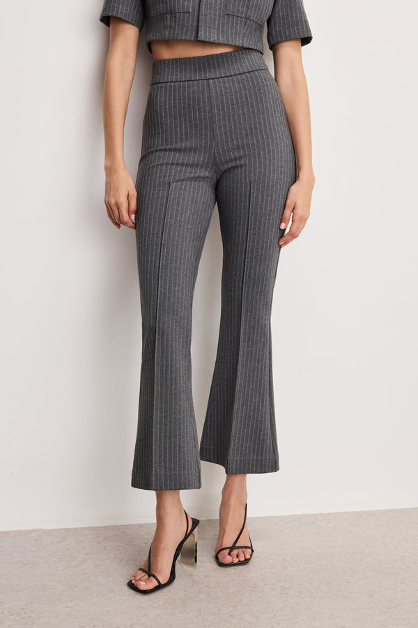 Good American SOFT-STRETCH PONTE KICK FLARE PANTS