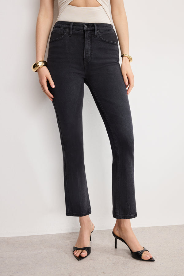 Good American SOFT TECH GOOD KICK FLARE JEANS