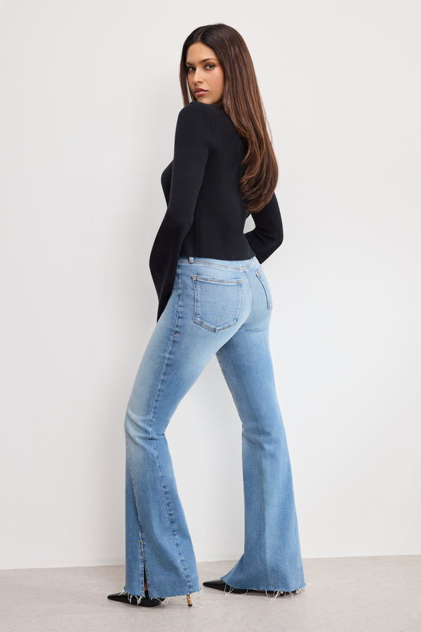 Good American SOFT TECH GOOD LEGS FLARE JEANS