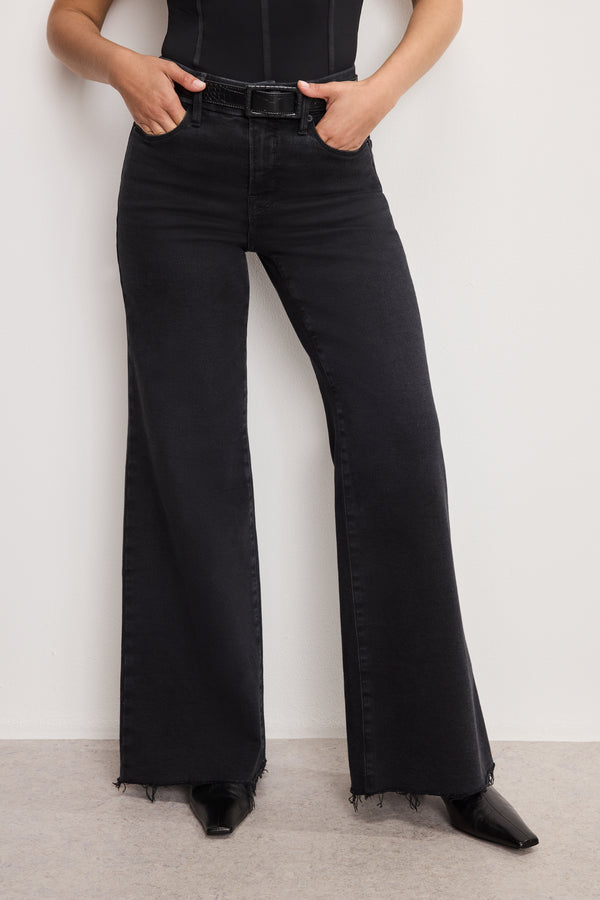 Good American SOFT TECH GOOD PETITE PALAZZO JEANS