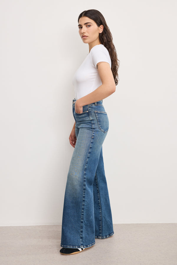 Good American SOFT TECH GOOD PETITE PALAZZO JEANS
