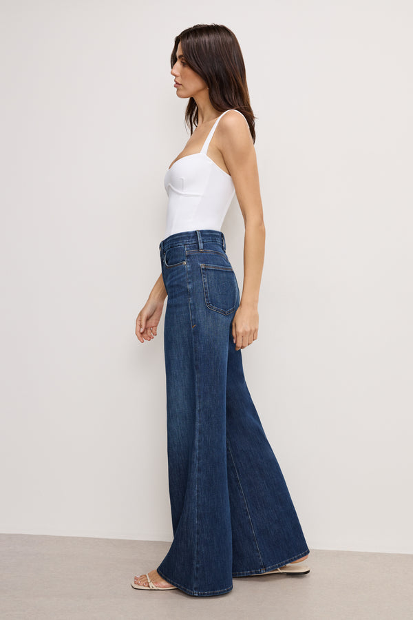Good American SOFT TECH GOOD WAIST PALAZZO JEANS