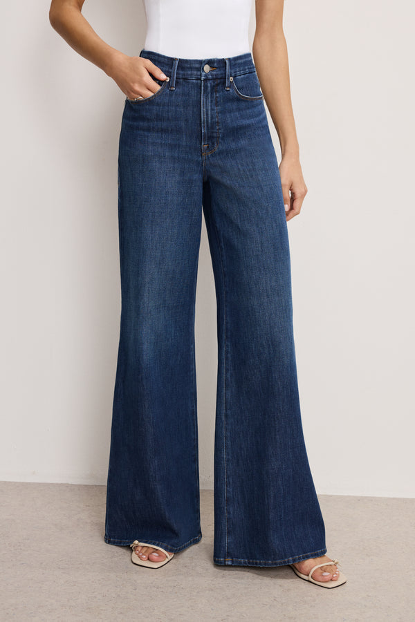 Good American SOFT TECH GOOD WAIST PALAZZO JEANS