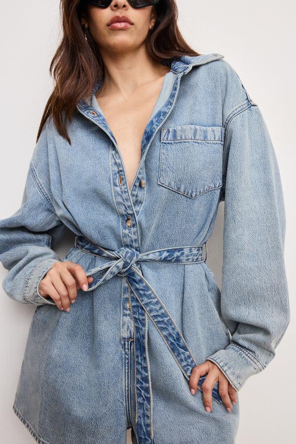 Good American WEIGHTLESS DENIM ROMPER