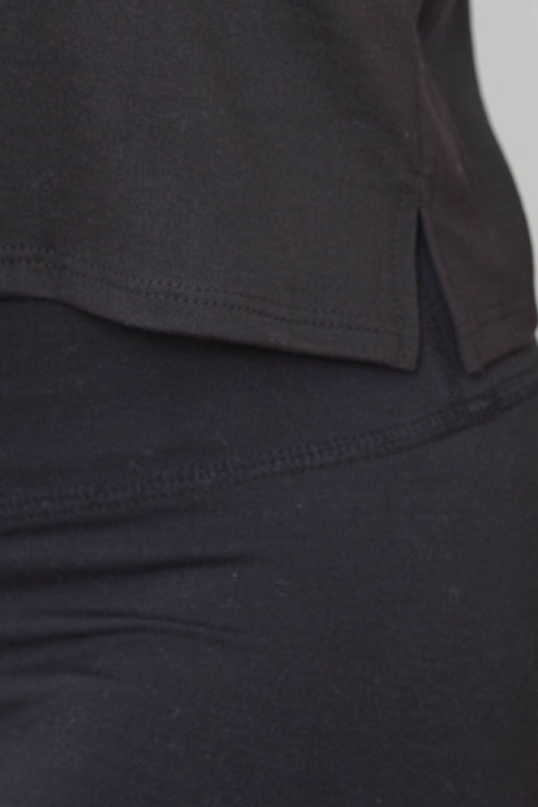 Good Hyouman The Lili Active Crop - Black Sand