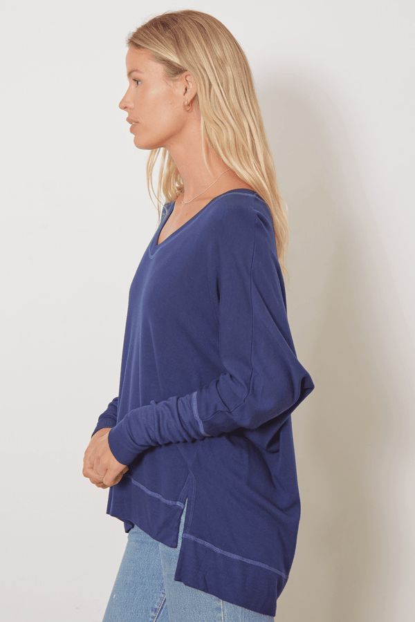 Good Hyouman The Carrie - Relaxed V-Neck Sweater - Purple Blue