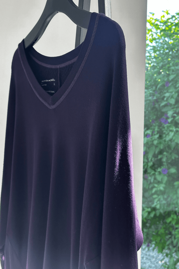 Good Hyouman The Carrie - Relaxed V-Neck Sweater - Purple Rain