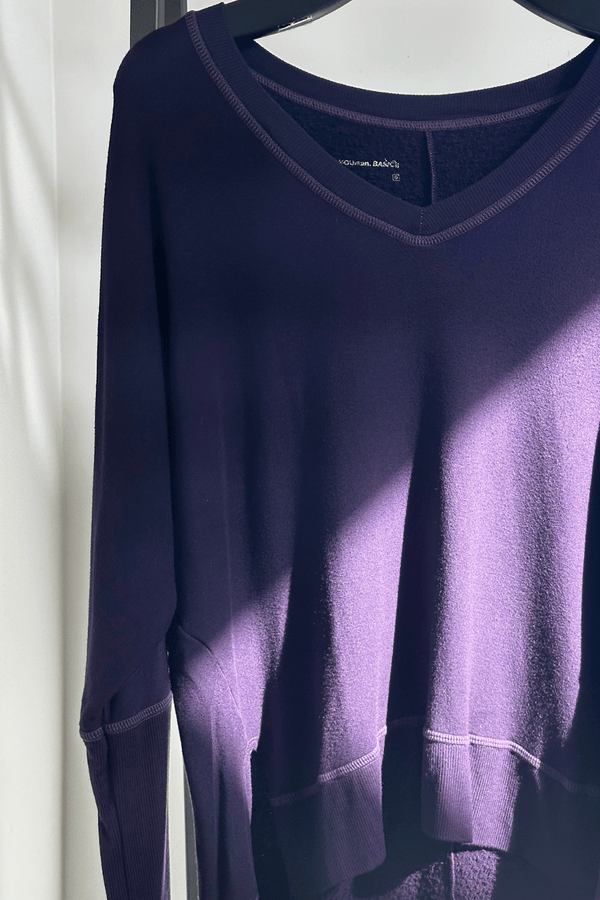 Good Hyouman The Carrie - Relaxed V-Neck Sweater - Purple Rain