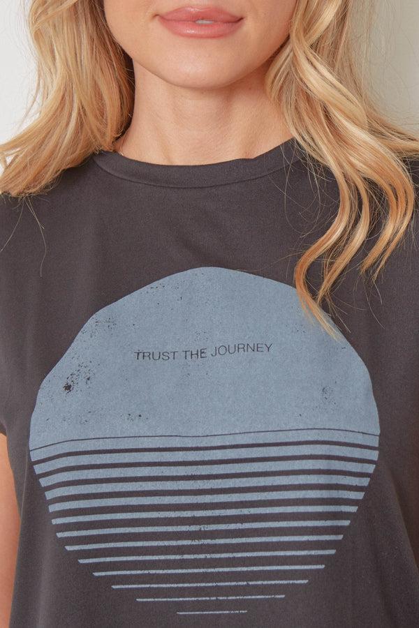 Good Hyouman The Lili Active Crop - Trust The Journey - Black Sand