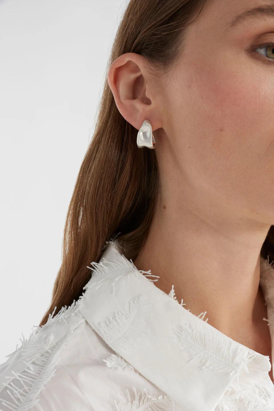 Good Thing Elk Feven Small Hoop Earring - Gold