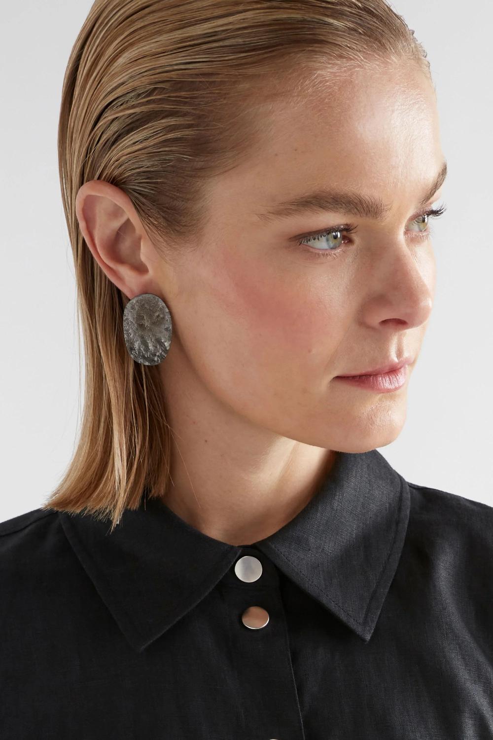 Good Thing Elk Gild Stud Earring - Gunmetal