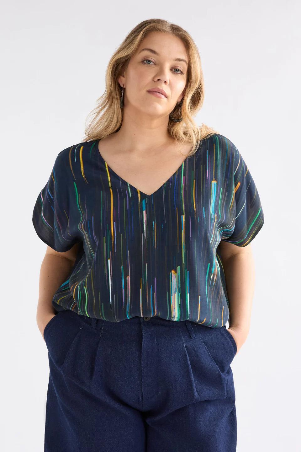 Good Thing Elk Kayra V Neck Top - Alinea Print