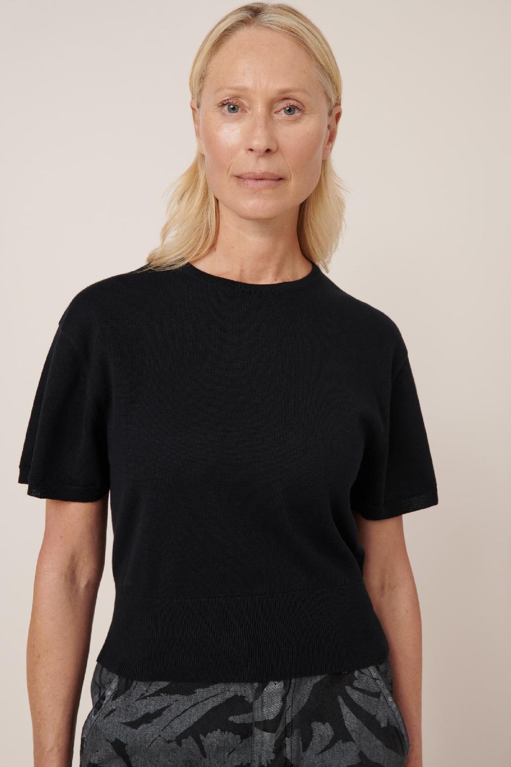 good thing Kowtow Silhouette Top - Black