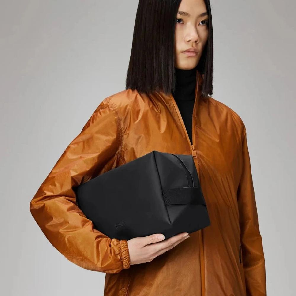 Good Thing Rains Wash Bag Large 15590 - Black