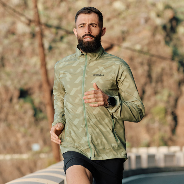 Gore Wear CONCURVE 3D Graphic Windbreaker Mens Engine Green