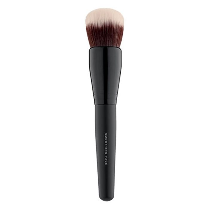 gorgeous bareMinerals Smoothing Face Brush