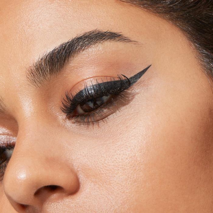 Gosh Copenhagen Slanted Pro Liner - 001 Intense Black