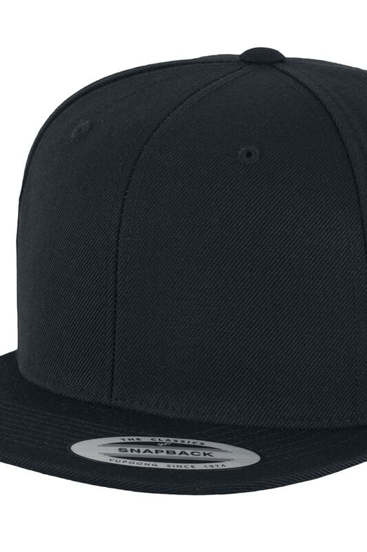 Gothicana By Emp "Organic Cotton Snapback" Cap Black By Flexfit