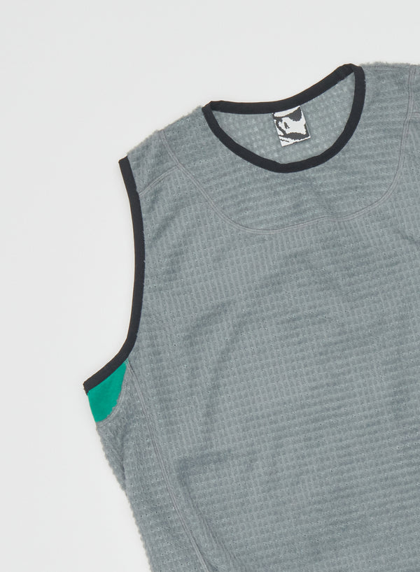 Gr10k ALPHA® SLEEVE LESS - GRAY