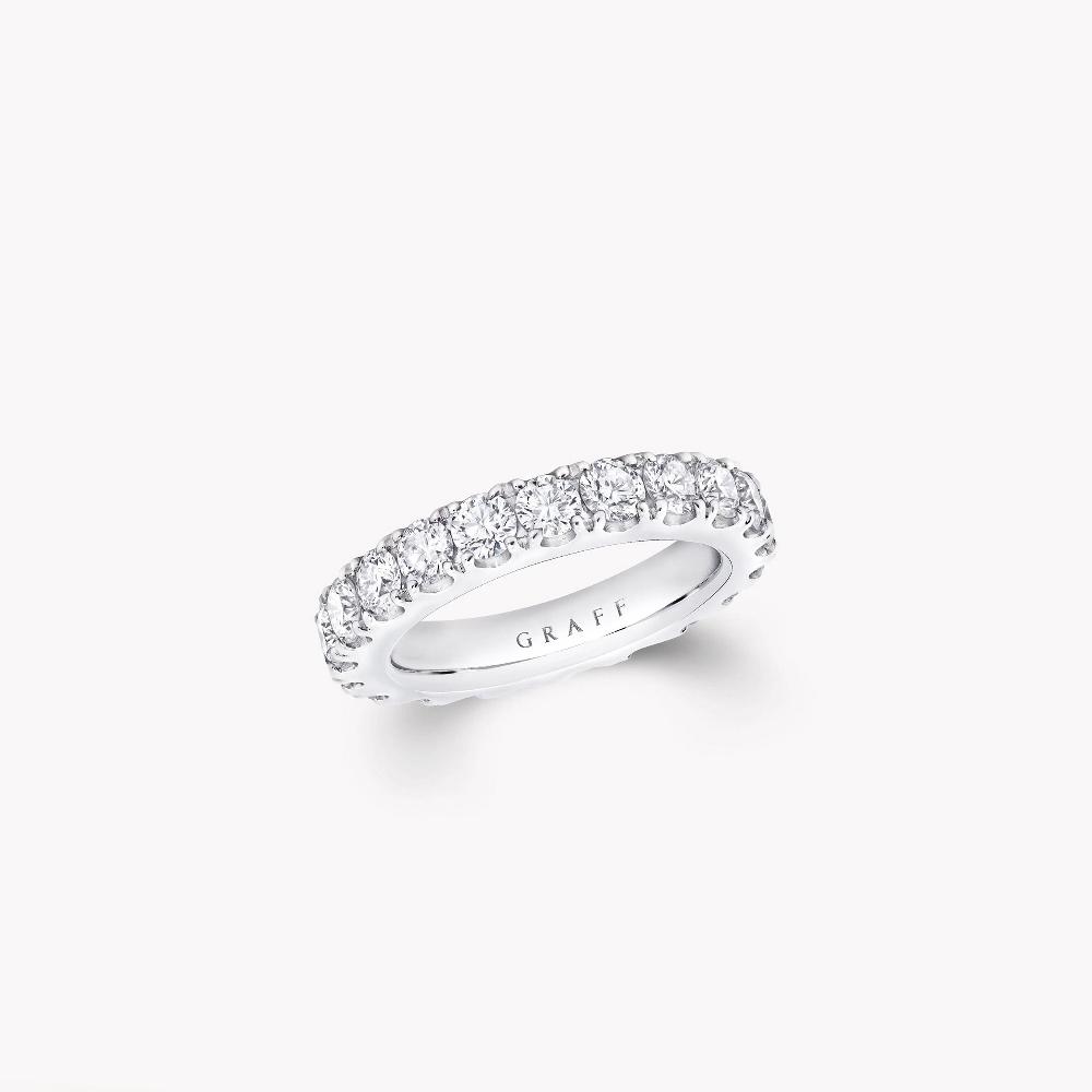 graff fragrances Castle Set Round Diamond Wedding Band