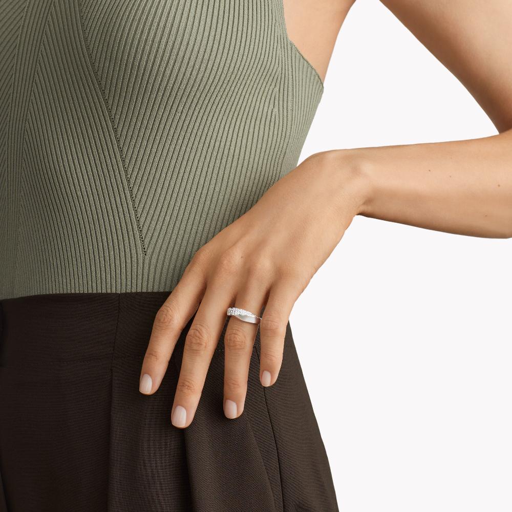 Graff Fragrances Spiral Diamond Ring