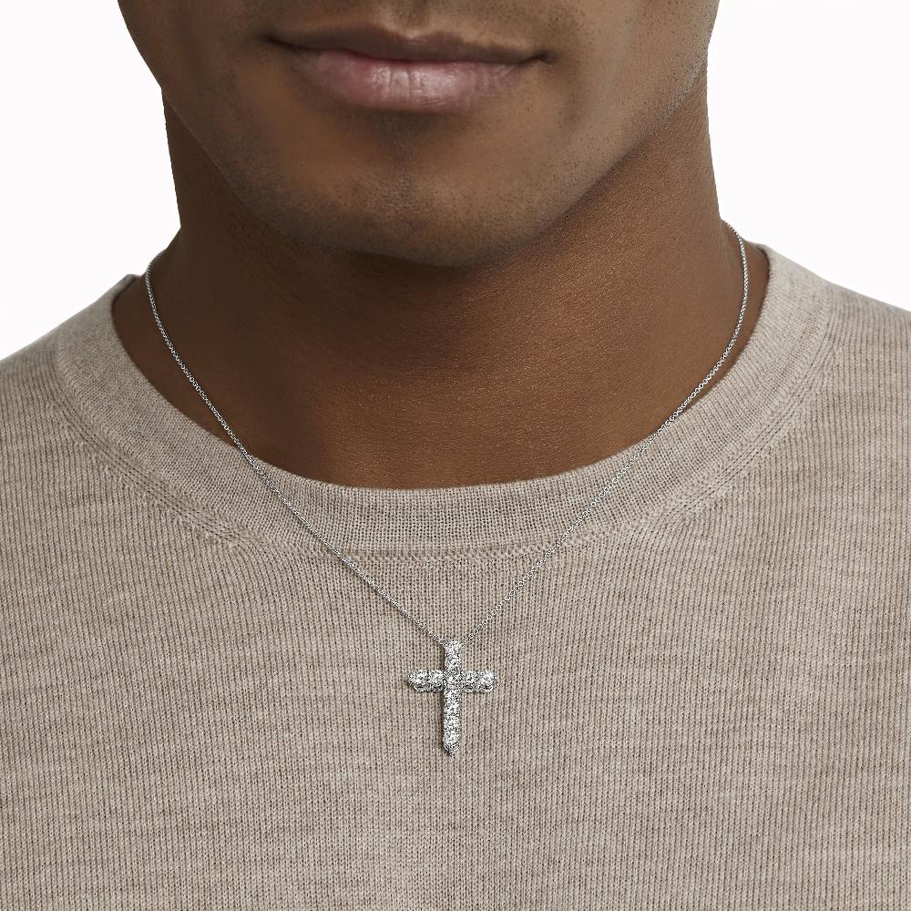 Graff Fragrances Round Diamond Cross Medium Pendant