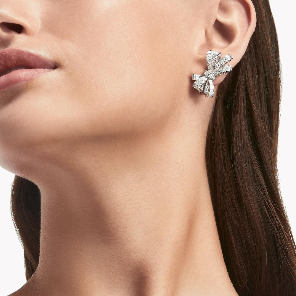 Graff Fragrances Tilda’s Bow Classic Diamond Stud Earrings