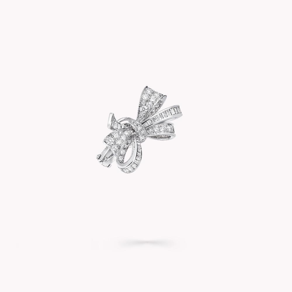 Graff Fragrances Tilda’s Bow Classic Diamond Stud Earrings