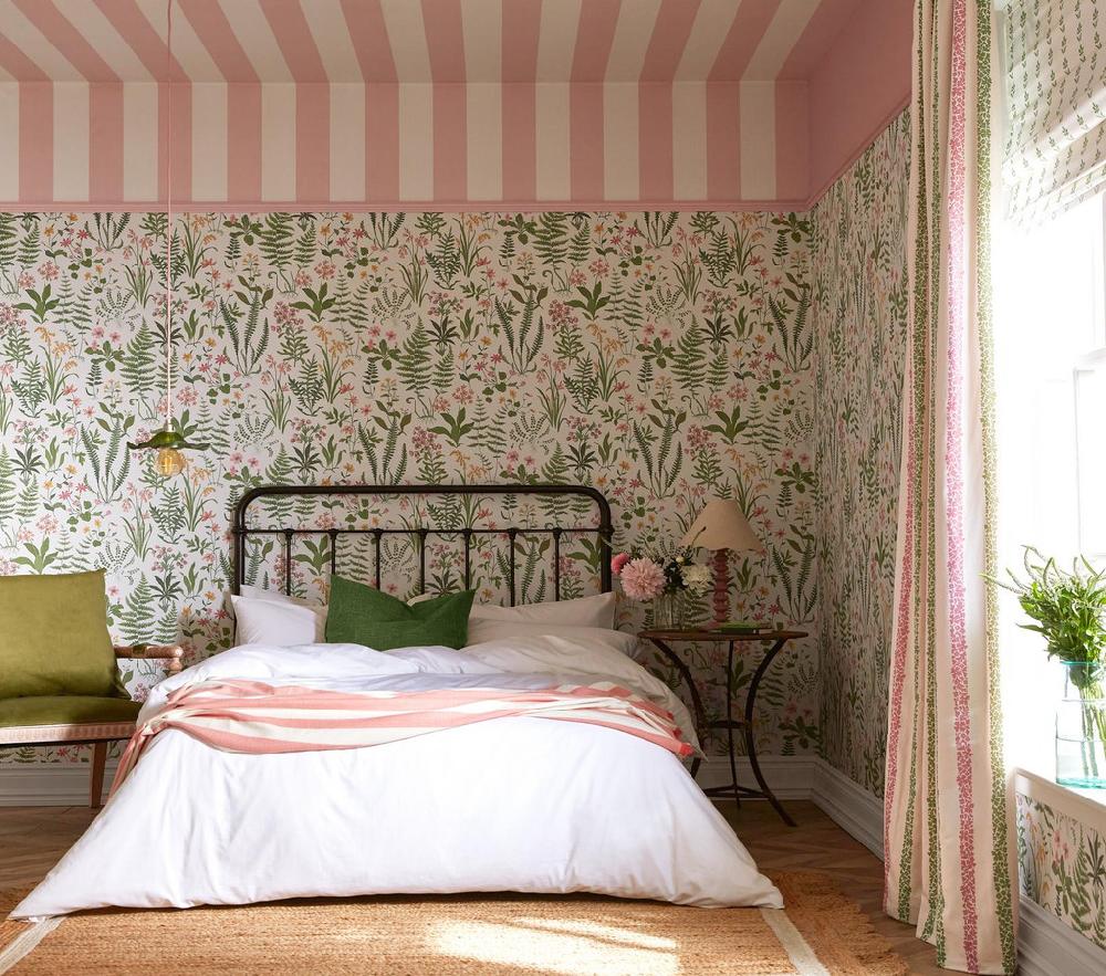 Graham & Brown Quartet Stripe Blush Wallpaper