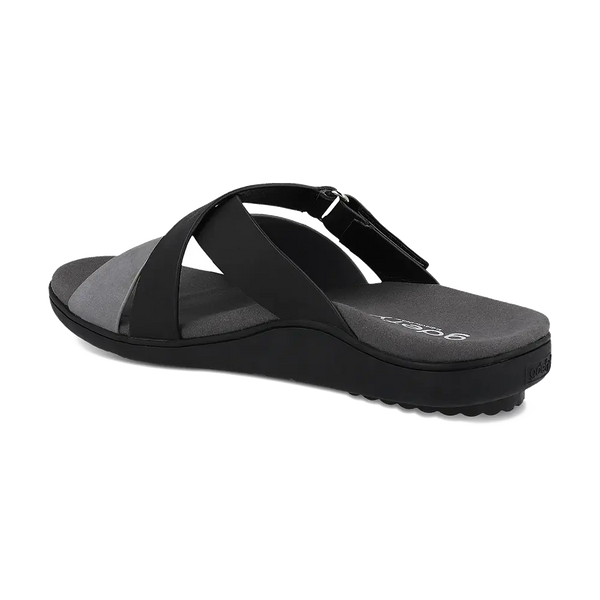 Gravity Defyer Women's Black Lynor