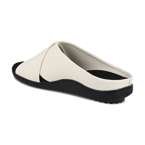 Gravity Defyer Women's White Veltal