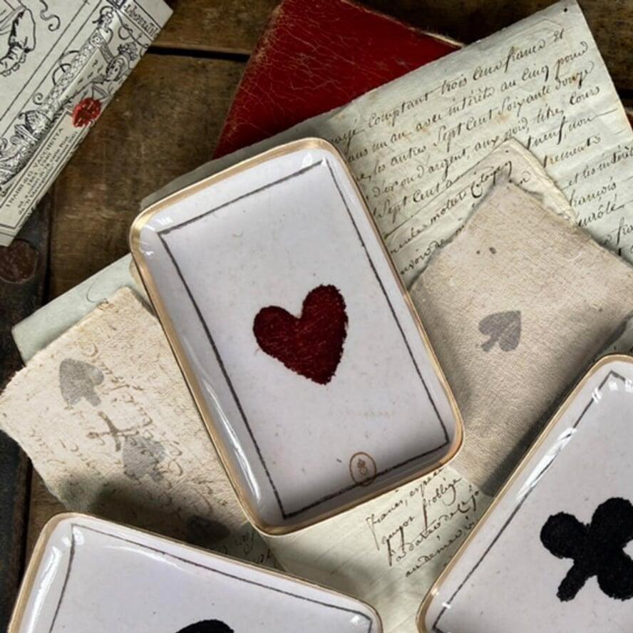 greige Enamelled Heart Playing Card Tray - Mini - Boncoeurs