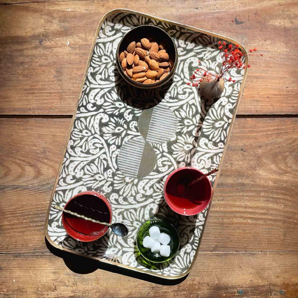 Greige Enamelled Maki Vetiver Tray - Medium - Boncoeurs