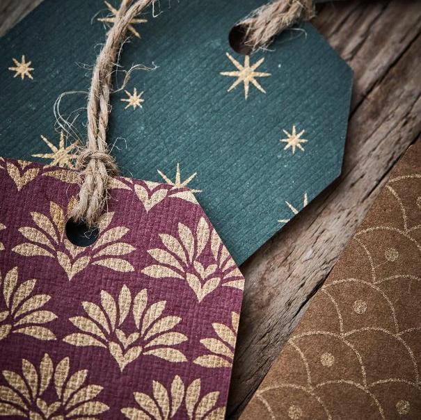 Greige Gift Tags With String - Gold Green And Dark Red