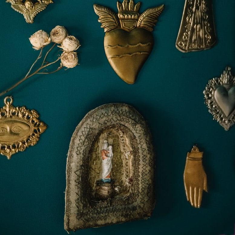 Greige Anatomy Hand Hanging Decoration - Boncoeurs