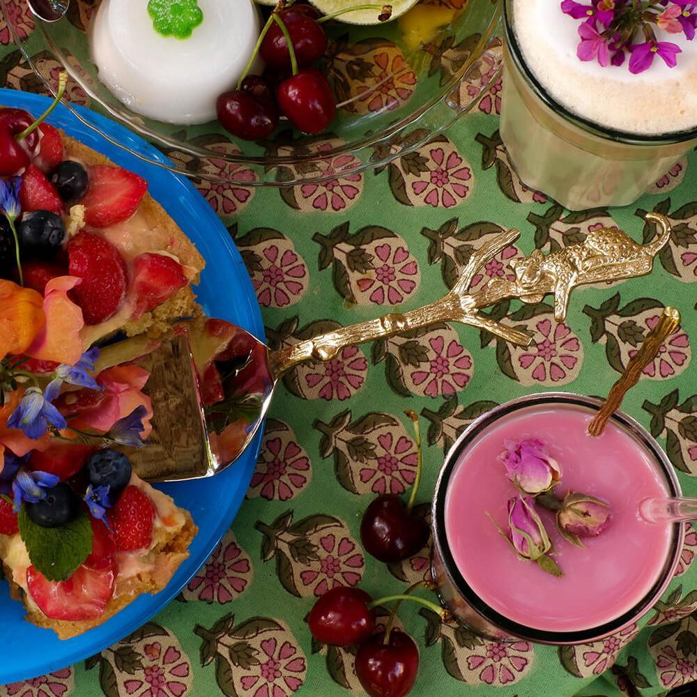 Greige Brass Leopard Cake Server