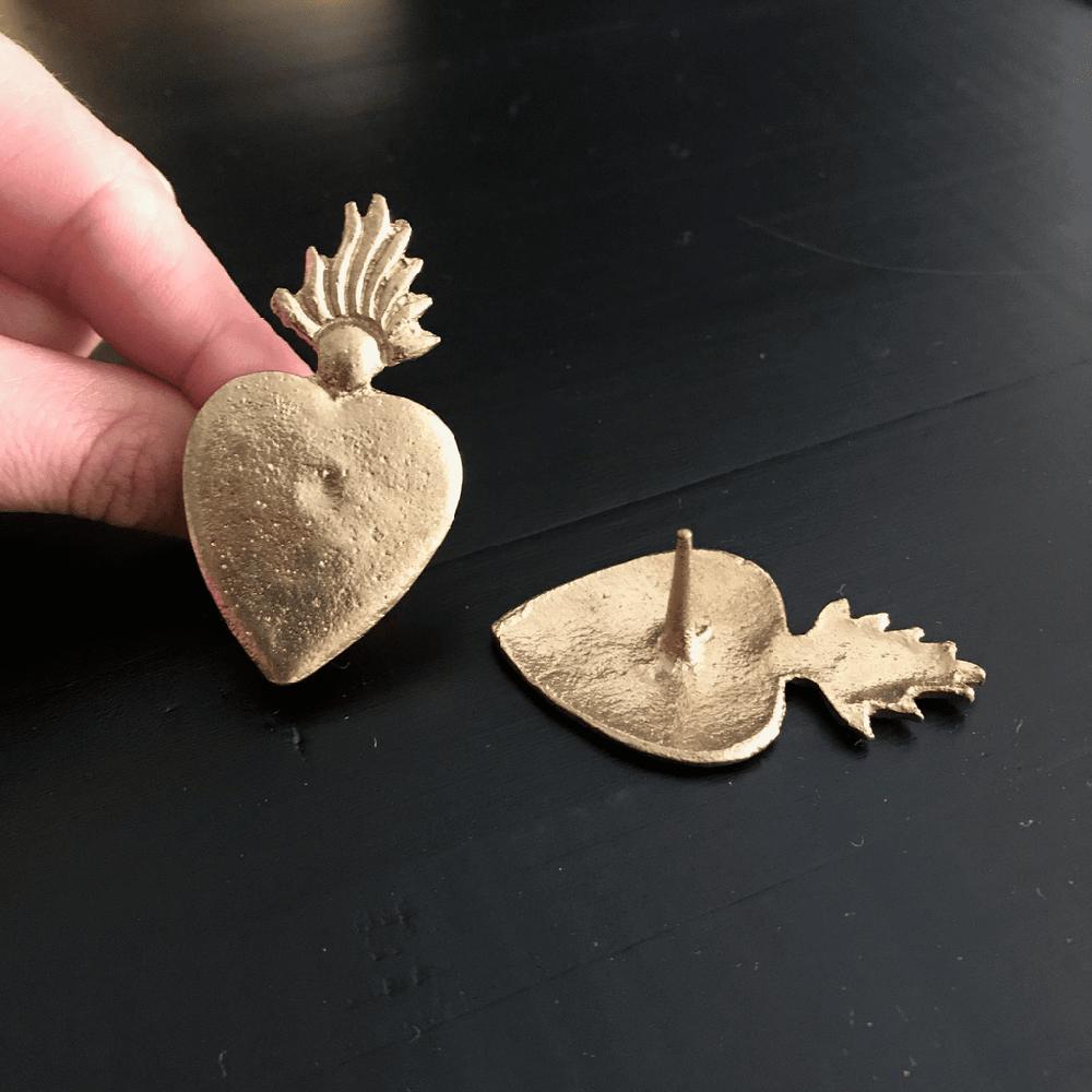 greige Brass Sacred Heart Nail - Boncoeurs