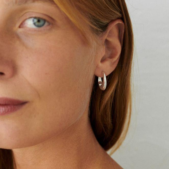 Greige Globe Huggies - Gold - Pernille Corydon