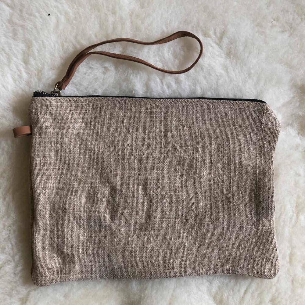Greige Jute Pouch - Dark Grey Natural Or Denim