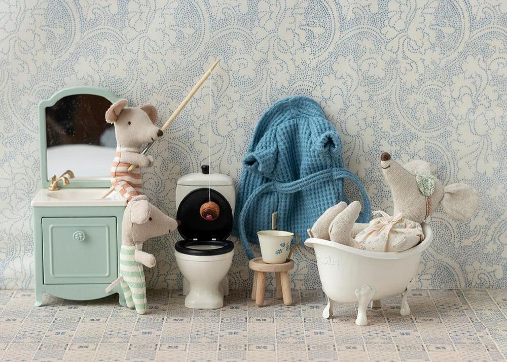 Greige Maileg Bathtub Mouse