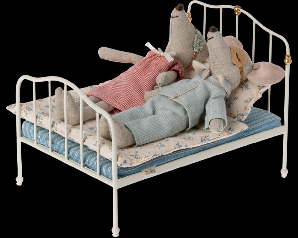 Greige Maileg Bed - Mouse - Off-White